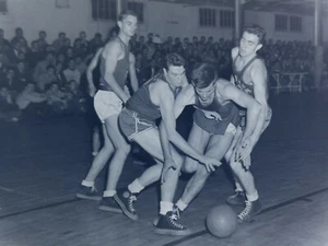 Mohawk v Sampson 1949 Collage Basketball Original Old Photo Negative H14 - Picture 1 of 4
