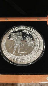 Apollo 11, 5oz Silbermedaille, NASA, mit Holzbox - Bild 1 von 8