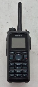 Radio walkie talkie de 2 vías Hytera PD782U con antena + batería - Imagen 1 de 5