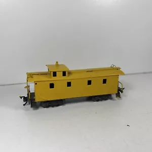 Metal HO Yellow Caboose Freight Car Hook & Loop Couplers Freight Train Car 0287 - Picture 1 of 12