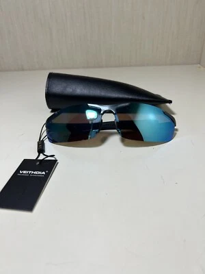 Gafas de sol Veithdia para hombre polarizadas con montura negra lentes espejadas azules para exteriores Foto 1 de 4