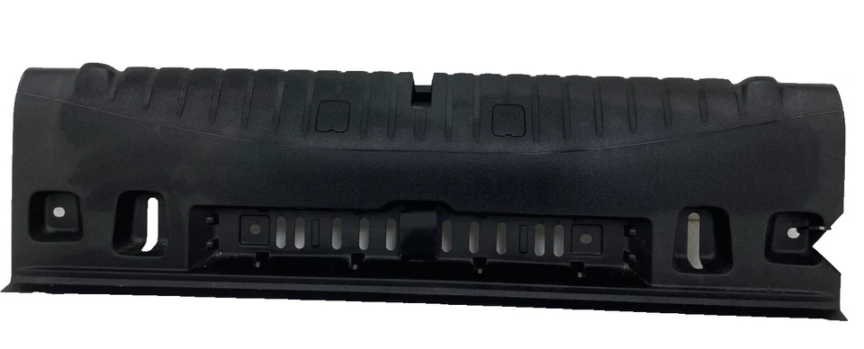 2020 2021 2022 2023 2024 BMW 840I GRAN COUPE REAR TRUNK SILL PLATE 51477435220 Foto 1 de 4