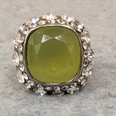 Anillo llamativo brillante de colección con diamantes de imitación de piedras preciosas verdes banda elástica Foto 1 de 4