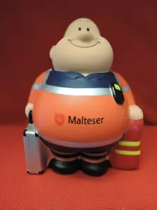 Kultfigur Bert als Rettungssanitäter der Malteser verpackt neu limitiert - Bild 1 von 4