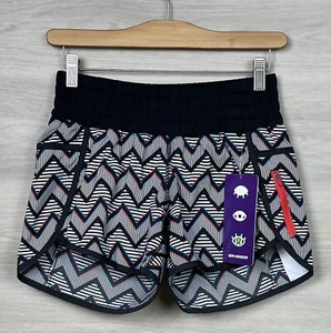Lululemon 🦄 Tracker Short II 4” Seawheeze Size 6 3D Chevron TDCV/BLK 53074 - Picture 1 of 7