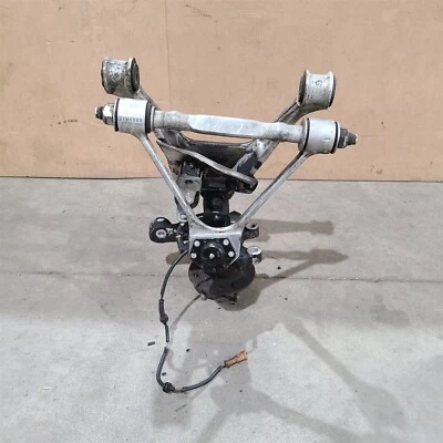 86-87 Corvette C4 Driver Front Knee Knuckle Hub Assembly Lh Aa7245 - Image 1 of 4