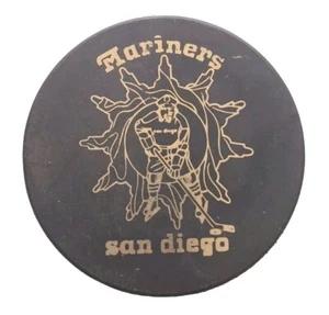 San Diego Mariners WHA Hockey Game Puck Gold Reverse Variation Vintage Sports - Bild 1 von 2