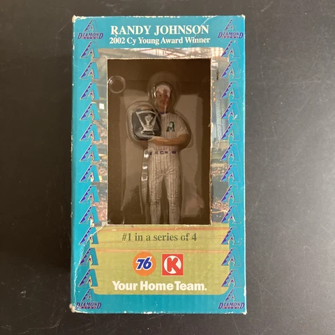 Randy Johnson 2002 CY Young Award Winner 76/Circkle Hartland Figurine #1 of 4 Cover