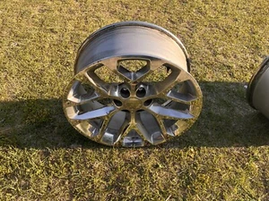 used 22 inch chrome chevy wheels - Picture 1 of 15