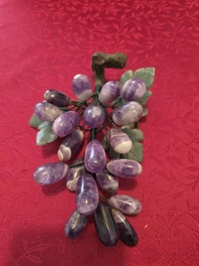 Vintage Clasters Of Purple Stone Grapes And Lesves - Picture 1 of 9