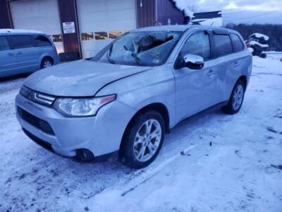 Used Driving Light fits: 2014 Mitsubishi Outlander fog-driving Grade A - Image 1 of 4