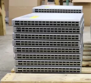 Switch Cisco Nexus N3K-C3132Q-XL 32P 40GbE QSFP+ 4P SFP+ - Foto 1 di 2