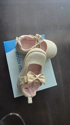 Toddler girls gold shoes. Size 4M - Image 1 of 3