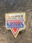 Chapeau de voyage vintage FujiFilm Fuji Film USA track & champ souvenir épingle à revers
