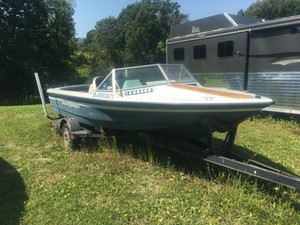 1982 Ski Supreme Competition Ski Boat