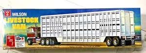 AMT 1/25 SCALE WILSON LIVESTOCK VAN SEMI-TRAILER PLASTIC MODEL KIT # 1106 F/S - Picture 1 of 7