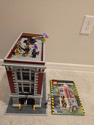 LEGO Cazafantasmas Cuartel General de Bomberos 75827 100 % completo + minifiguras manuales Foto 1 de 4