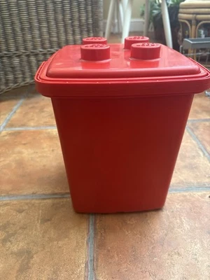Vintage 4 Stud Lego Bucket/Tub - Image 1 of 2