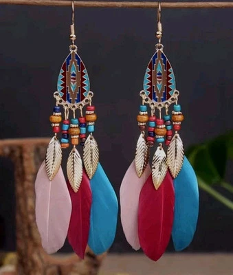 Pendientes de plumas bohemias años 70 estilo hippie cuentas colgantes joyería boho Foto 1 de 4