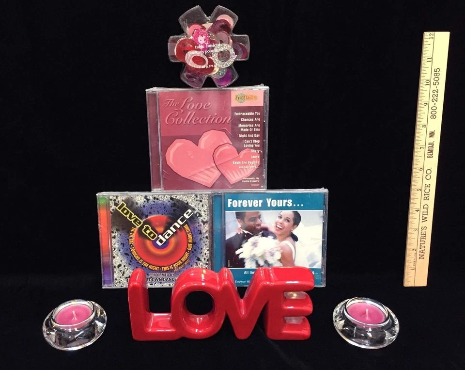 Lote de 7 CD de mesa confeti de vidrio con candelabros de palabra "AMOR" de San Valentín Foto 1 de 4