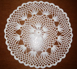 Gehäkeltes Deckchen-Handarbeit-Häkeldeckchen-Spitzendeckchen-Tischdecke - Bild 1 von 1