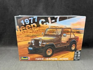 Revell 1977 Jeep CJ-7 - 2'N1 - Plastikmodellbausatz im Maßstab 1:24 14547 Neu in versiegelter Verpackung - Bild 1 von 7