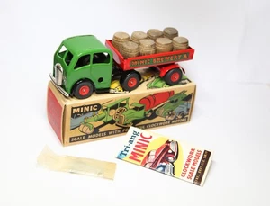 Triang Minic Mechanical Horse and Brewer's Trailer With Barrels In Original Box - Picture 1 of 9