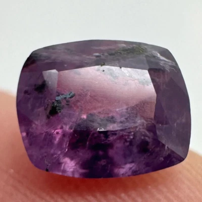 1.40 Carat Beautiful Transparent Kashmir Pink Corundum - Image 1 of 4