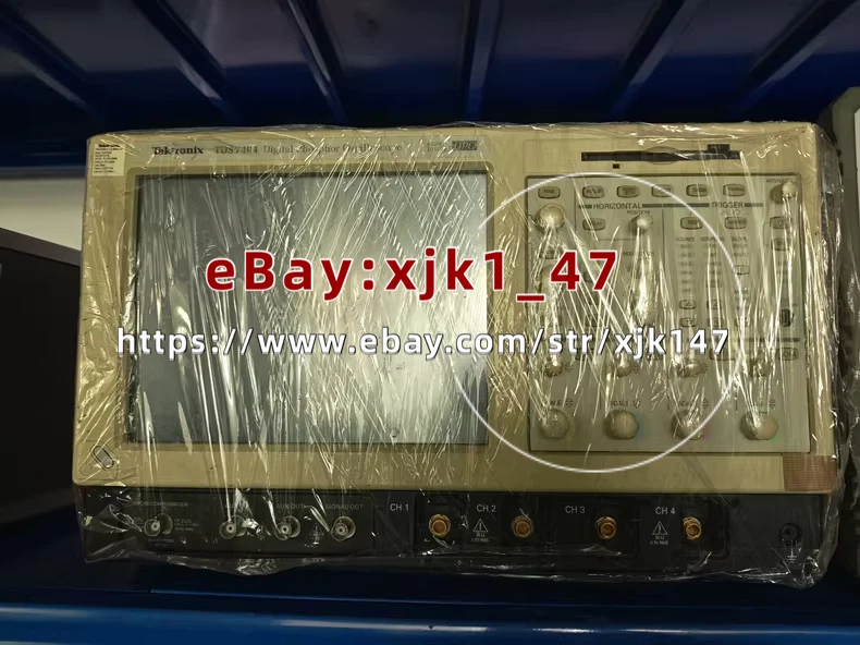 1 PCS Tektronix oscilloscope TDS7404, 4GHz band / 20G sampling rate#XJ - Image 1 of 1