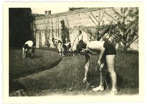 Orig. Foto Blitzmädel Nachrichten Helferin m. Sporthemd in LAON Aisne Frankreich - Bild 1 von 1