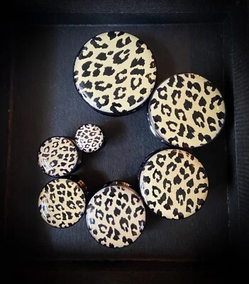 PAR Impresión de Leopardo Acrílico Tornillo Ajuste Túneles Tapones Pendientes Medidores Joyería Corporal Foto 1 de 2