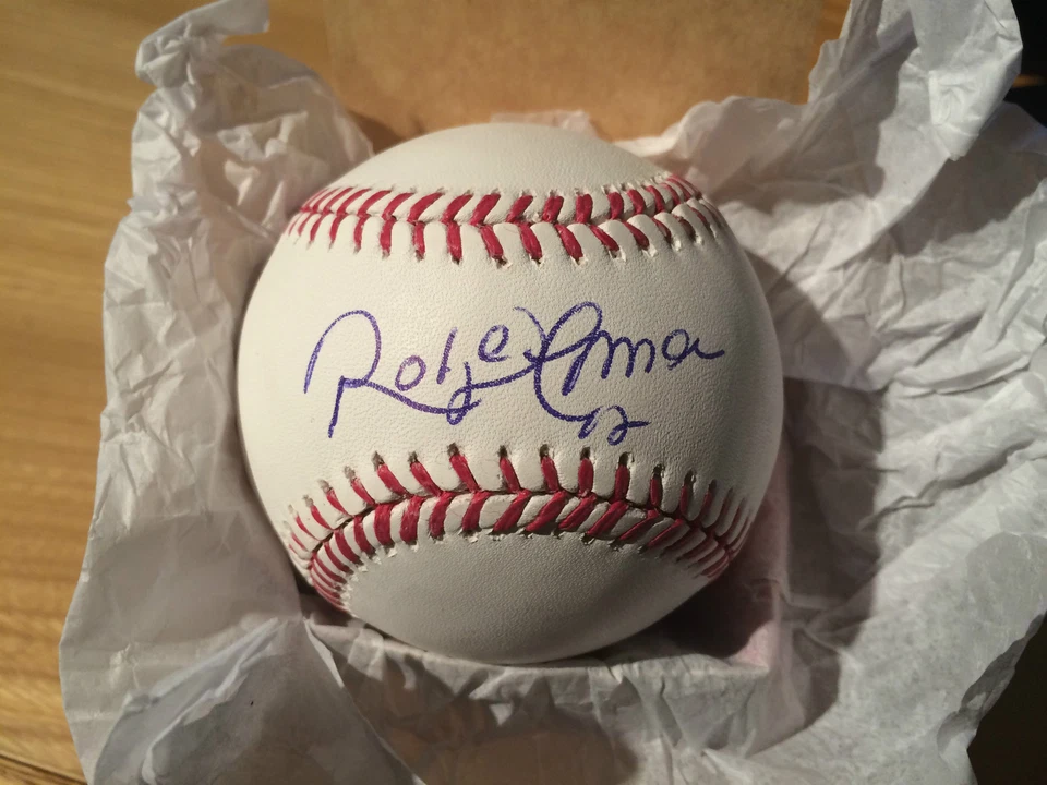 Roberto Alomar Signed Official Rawlings Baseball Toronto Blue Jays MLB Baseball - Image 1 of 1