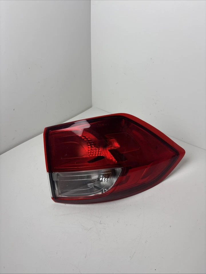 Luz trasera izquierda Ford Ecosport 2018 conductor lámpara Gn15-13405-CD fabricante original Foto 1 de 4