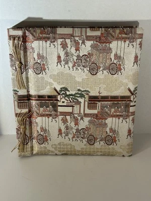 Álbum de fotos de seda asiática brocado escena japonesa Gump’s vintage sin usar Foto 1 de 4