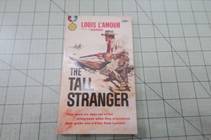 THE TALL STRANGER BY LOUIS L'AMOUR 1960 2ND GOLD MEDAL PULP ERA WESTERN - Picture 1 of 3