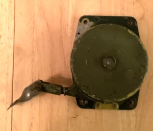 AIRCRAFT SHOULDER HARNESS TAKE-UP REEL 0-3903-2 BY AMERICAN SEATING # 640140-2 - Picture 1 of 4