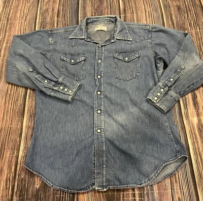 Vtg 60’s Wrangler Sanforized Denim Pearl Snap Shirt Extra Long Tails 16-1/2-34 - Image 1 of 4