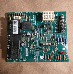 Placa de control de horno Emerson 50M56-281-03 PCBBF136 - Imagen 1 de 3