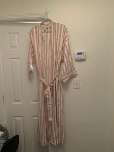 Victoria's Secret langer Morgenmantel rosa und weiß gestreift M neu mit Etikett - Bild 1 von 9