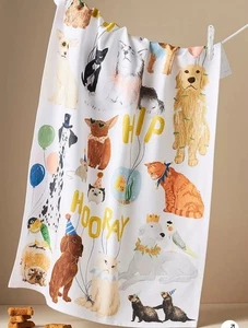 Esaurito!  Asciugamano Anthropologie Hip Hip Hooray cani cotone nuovo con etichetta 21x28 - Foto 1 di 2