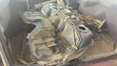 Conjunto de tanque de combustible SUBARU LEGACY 95 96 97 98 Foto 1 de 2