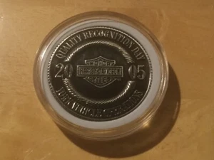 Pre Owned HARLEY DAVIDSON 2005 QUALITY RECOGNITION DAY COIN IN Case - Picture 1 of 2