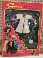 MUÑECA SINDY DE FLORIDO CONJUNTO ORIENTAL