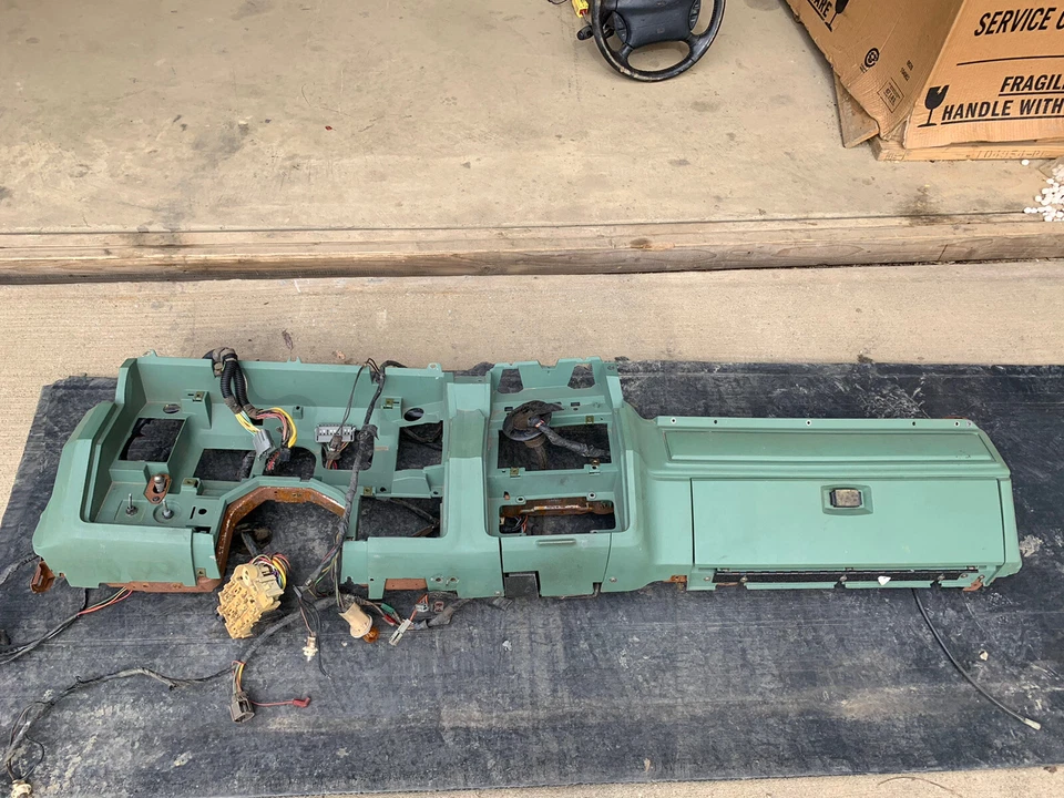 MONTAJE DE TABLERO Y ARNÉS DE CABLES FORD TRUCK/BRONCO OEM 1980-1985 Foto 1 de 4