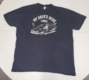 MORBID Podcast Merch My Ubers Here Maglietta Rara Ritirata Adulto Taglia 2xl XXL Ottime Condizioni - Foto 1 di 4