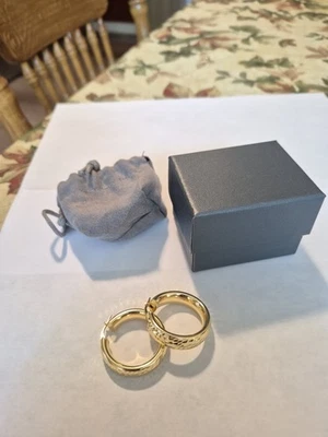 Pendientes de aro martillados con textura Bellezza tono oro amarillo plata .925 ITALIA Foto 1 de 4