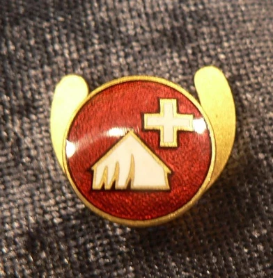 SCHWEIZ, Abzeichen / Knopflochstecker: Schweizer Kreuz + Zelt auf rot, HUGUENIN - Bild 1 von 4