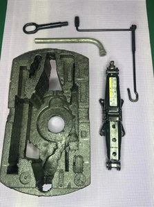 2011 2019 VOLKSWAGEN VW BEETLE, GOLF, JETTA, PASSAT JACK AND SPARE WHEEL TOOLS - Picture 1 of 4