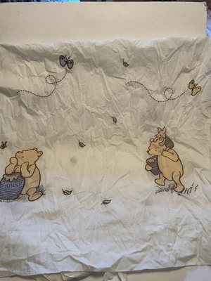 Painel transparente cortina Pooh clássico da Disney com bordado 42” X 60” com gravatas - Imagem 1 de 4