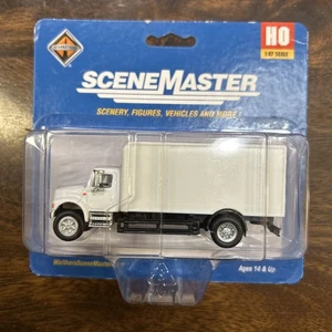 Walthers SceneMaster 949-11290 HO Scale International 4900 Single Axle Box Van - Bild 1 von 5
